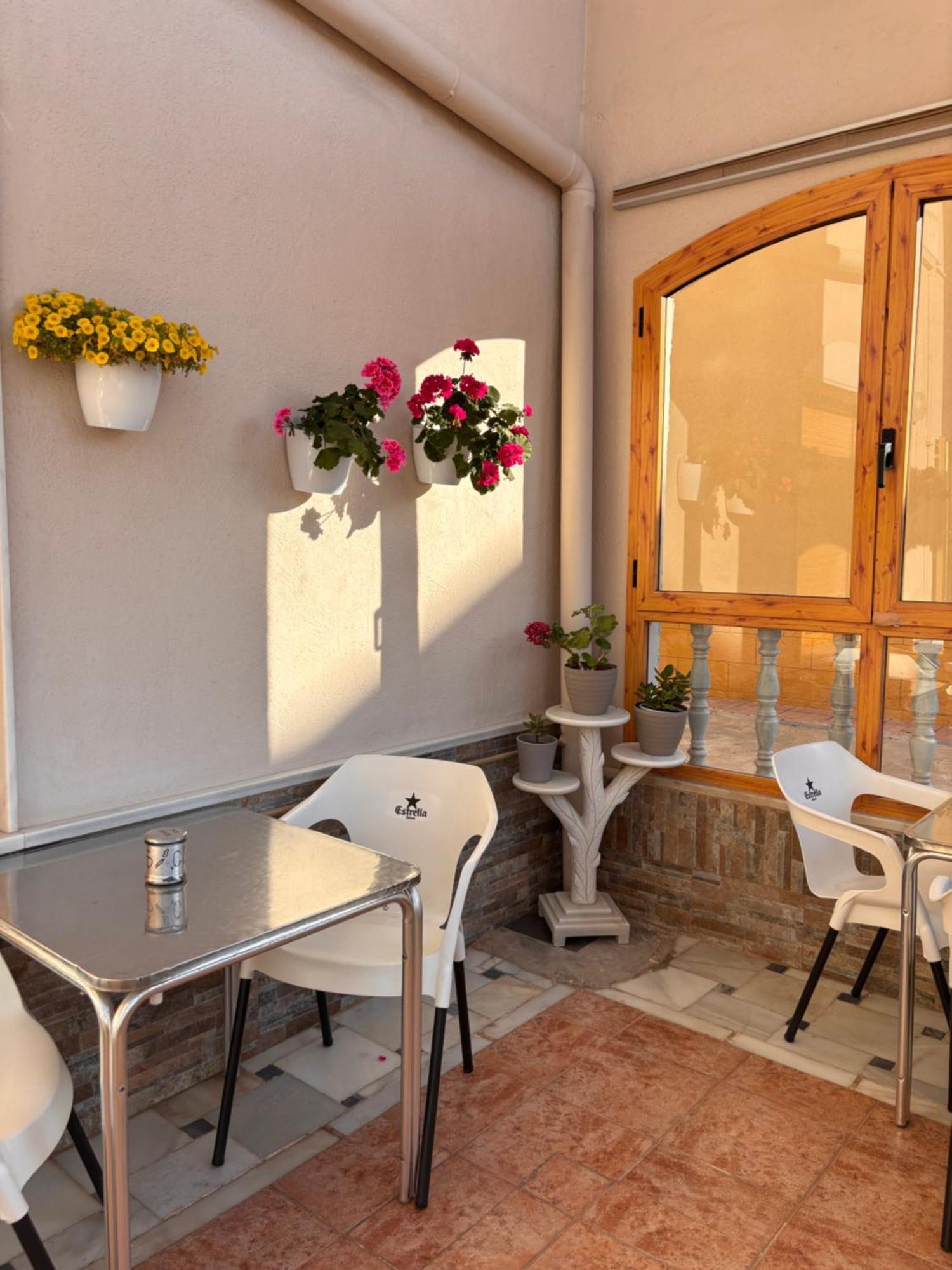Hostal Las Dunas Cabo De Gata Exterior photo
